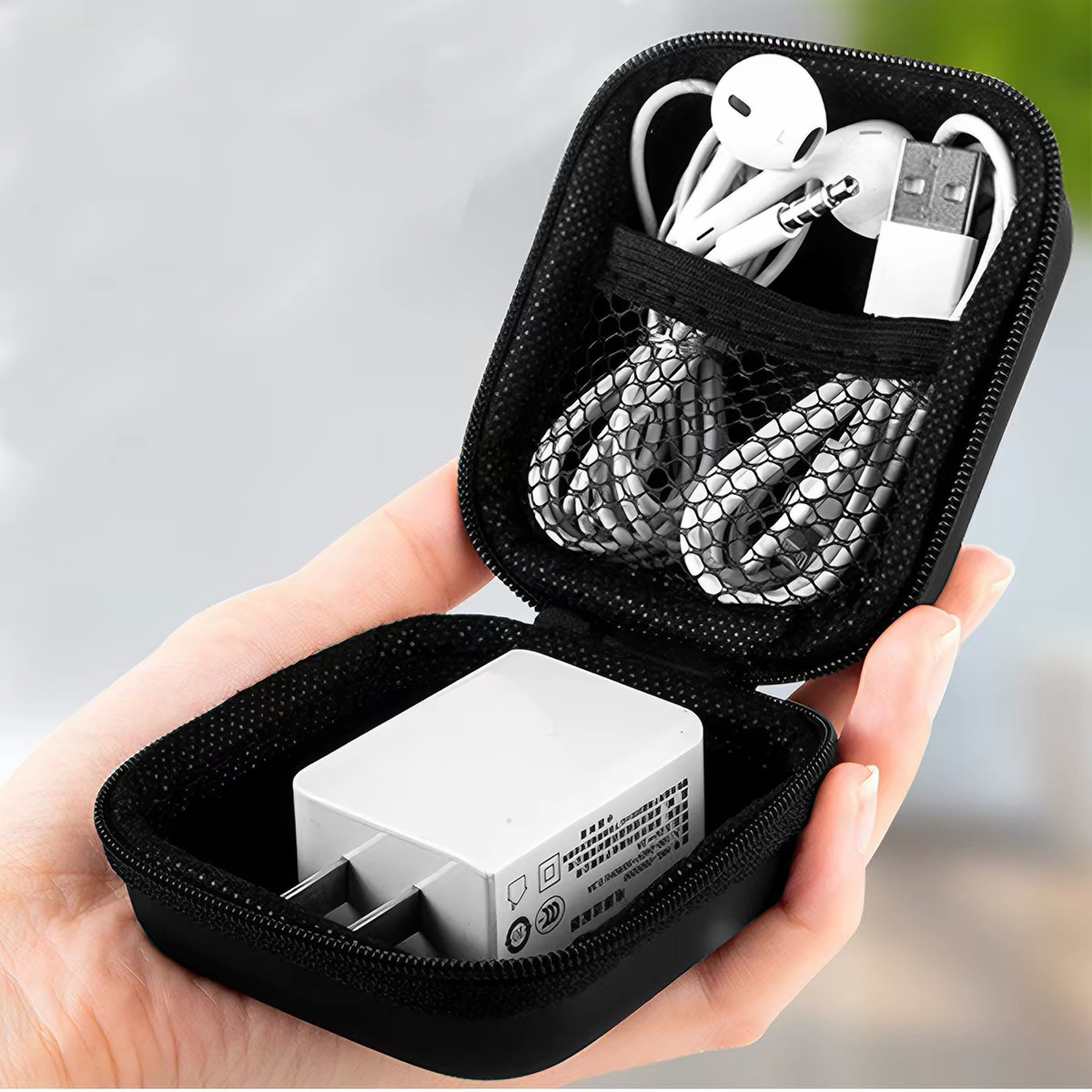 حقيبة تنظيم الكابلات والشواحن  - مراجعة Headphone Case Hard وسعره